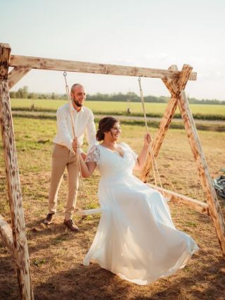 Svatební šaty pro Nelu a jejich boží svatba v jeskyni 😍 📷 @eva.fotografka #svatebni #svatebnisaty #svatebnisatynamiru...